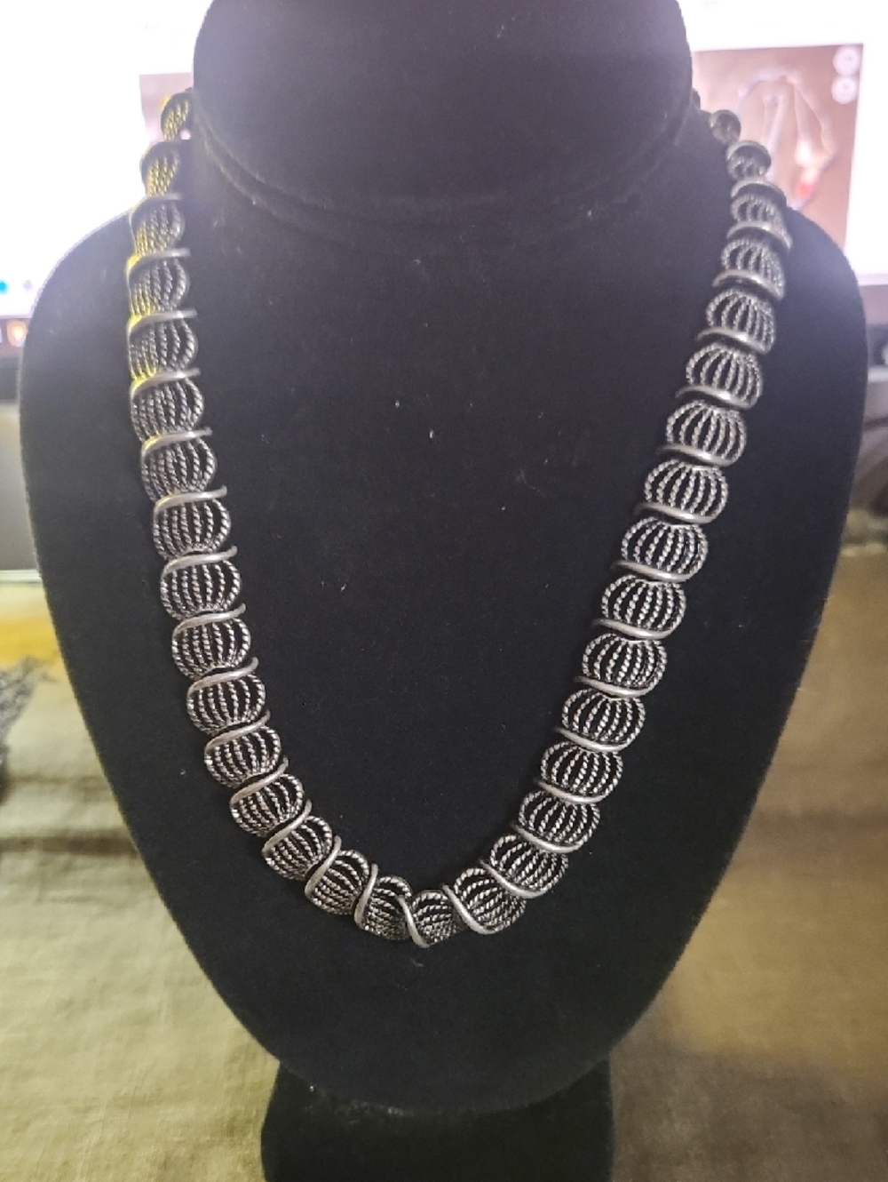 Silver‑Tone Chain & Beaded Necklace Set – Vintage / Statement Style